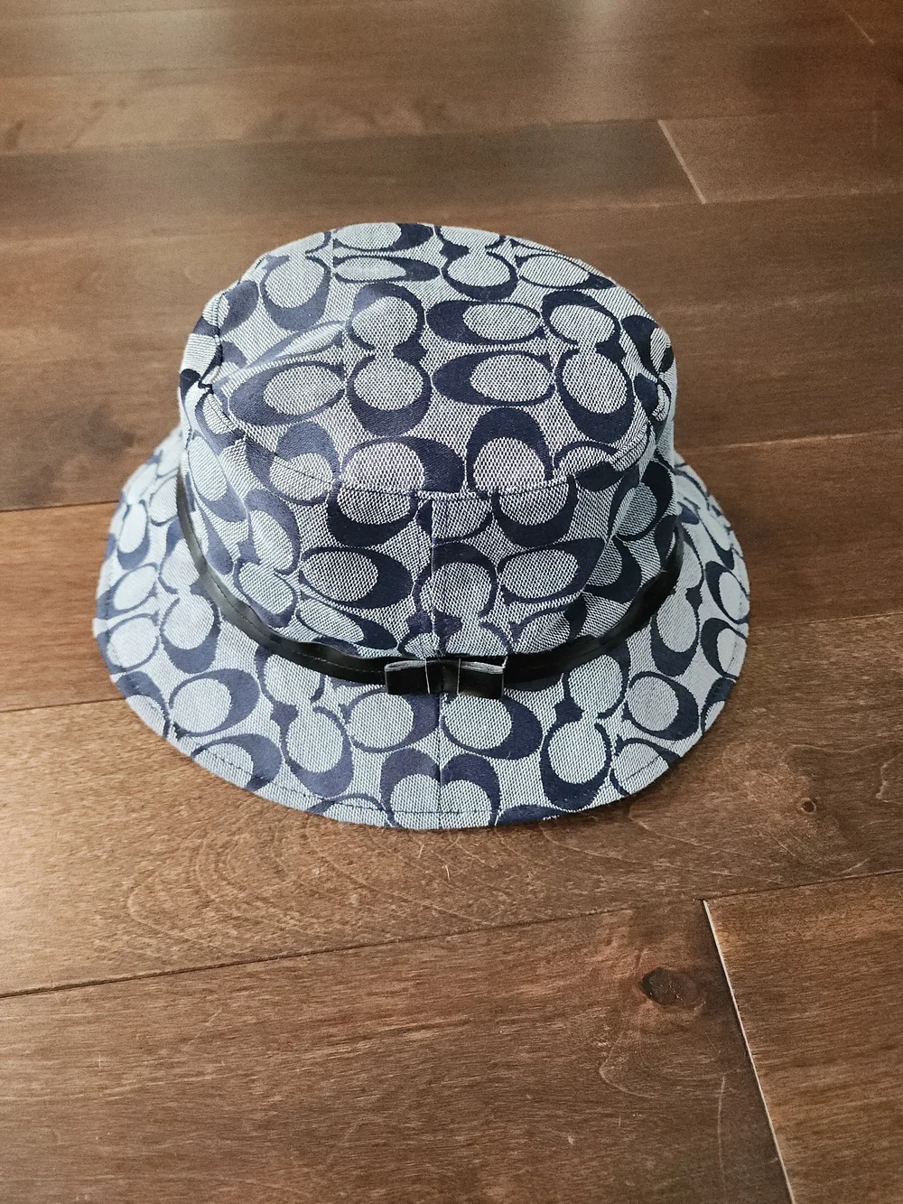 Coach RARE Navy Signature Denim Bucket Hat with Bow Trim Size M/L - Picture 1 of 8